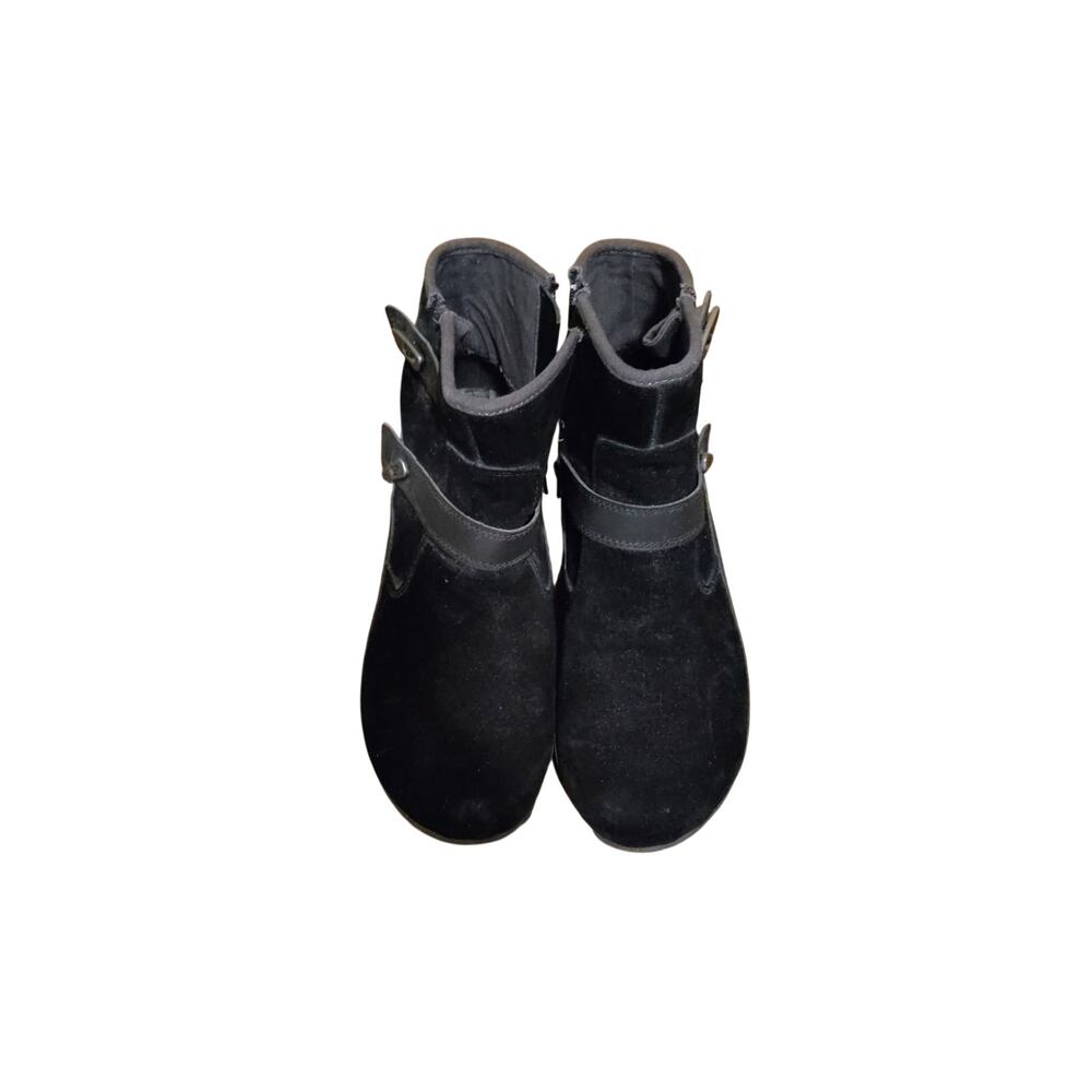 Black Merrell zip up boots